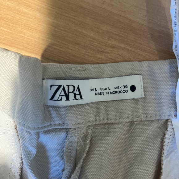 Pantalon beige - Picture 2 of 2